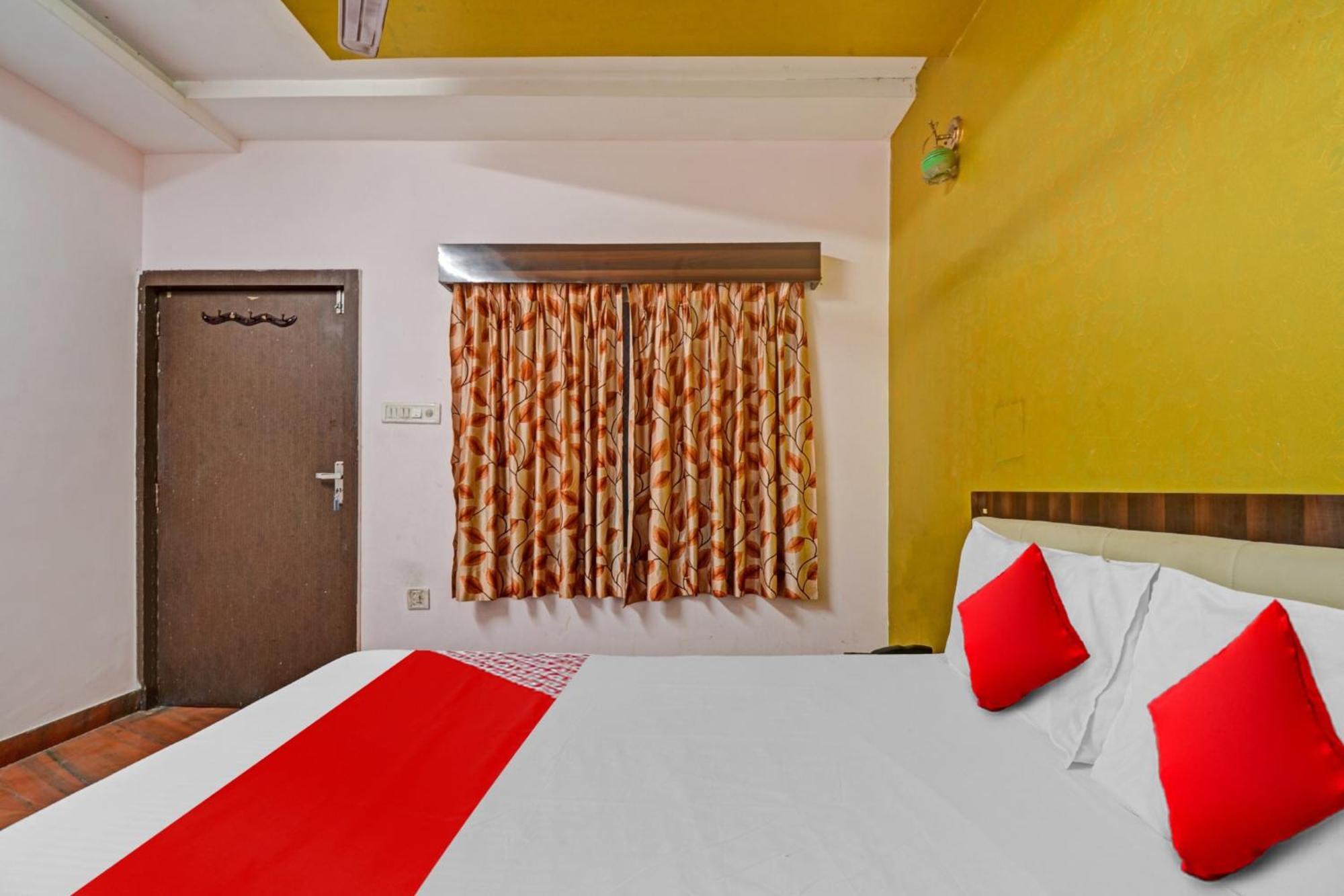 Hotel O Shree Balaji Hotel & Restaurant Bedla Esterno foto
